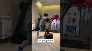 That’s a young champion right there 🔥 (h/t @EL BÚHO CIRO 🥊🦉) #boxingtraining #boxing🥊