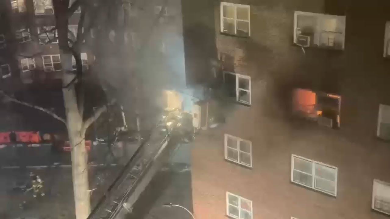 Elderly man dead after fire at Bronx apartment building - YouTube