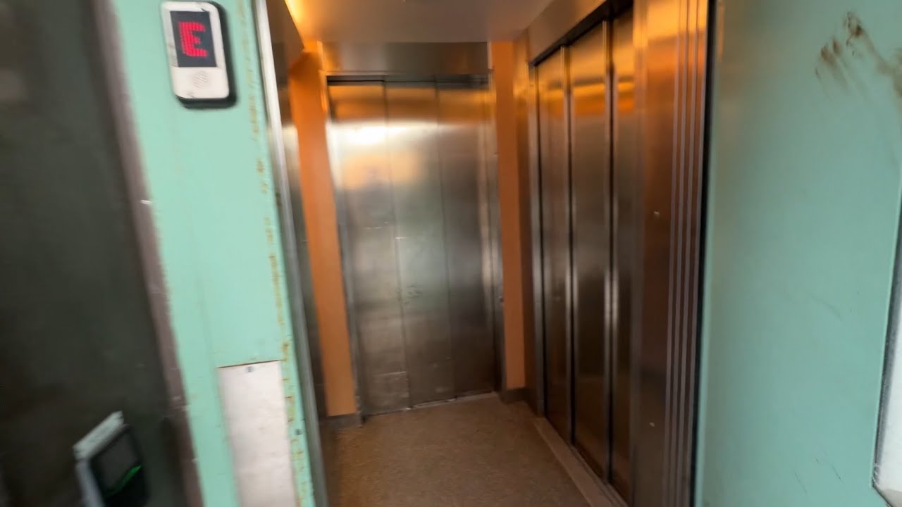 3 DOORS! old DEVE (mod. By: KONE) Hydraulic elevator @ Sahlgrenska, Göteborg, Sweden