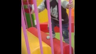 Keceriaan ubay mainan di timezone.