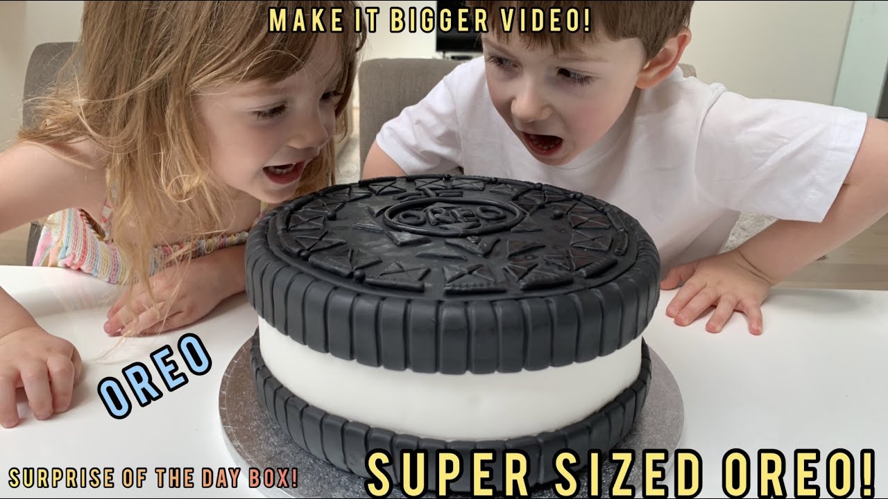 SUPER SIZED OREO SURPRISE!  SUPER FANTASTIC OREO DAY!  LINCOLN AND SOPHIAH MAKE AN OREO SUPER SIZED!