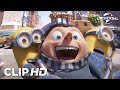 MINIONS: EL ORIGEN DE GRU - Gru y los Minions escapan de Los Salvajes 6