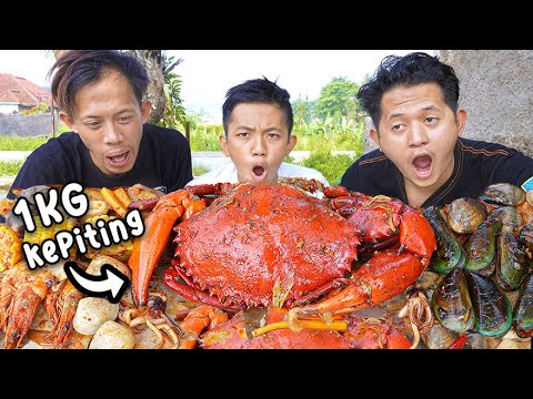 MUKBANG KEPITING BESAR DAN SEAFOOD SAUS PADANG | Trio Rakus