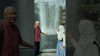 Singapur Seger!!!!!!! ada gitu air terjun di Mall || Jewel Spore #shorts @srilatifahalumni8780