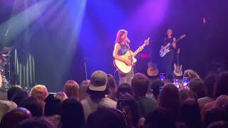 It'll Come Down Soon (Live) Lizzie McAlpine