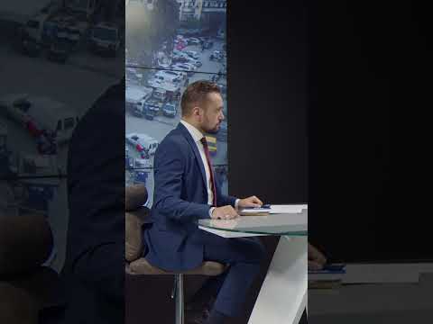 الأسد يعـ تقل رضيع ا فور ولادته الطفل المعجزة الى الواجهة