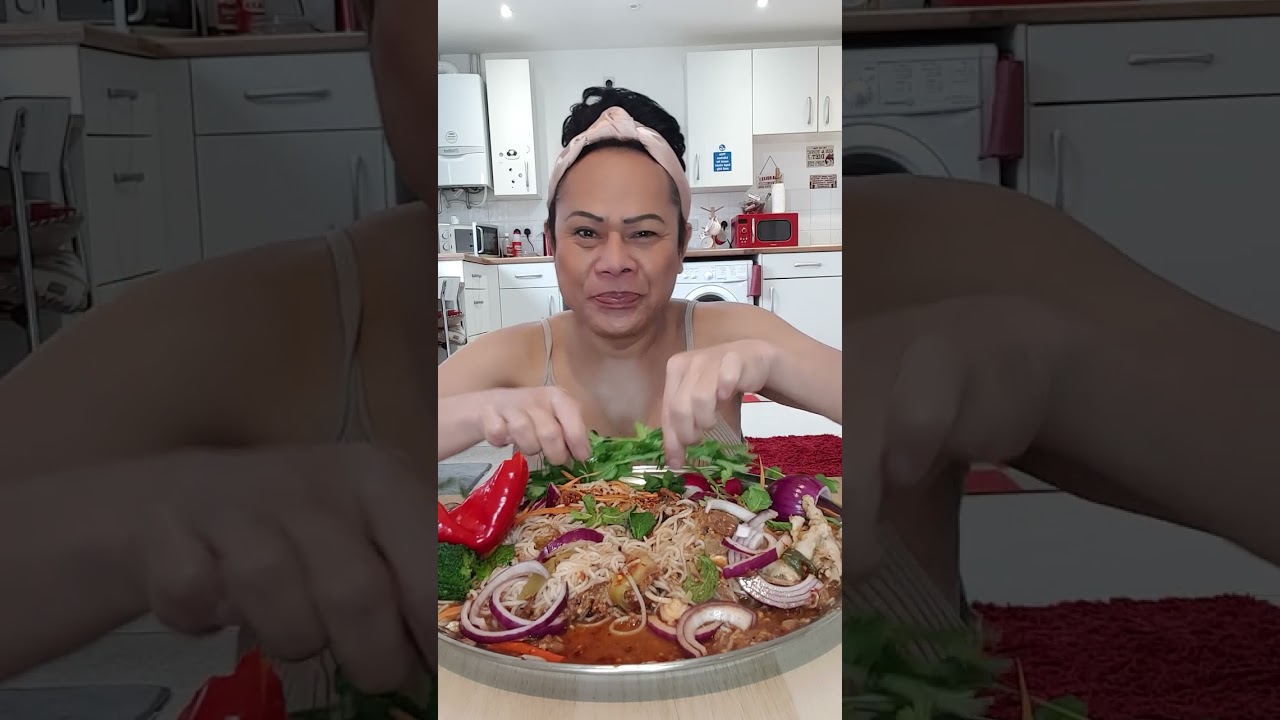 ขนมจีนน้ำยาตรีนไก่ 29/02/24