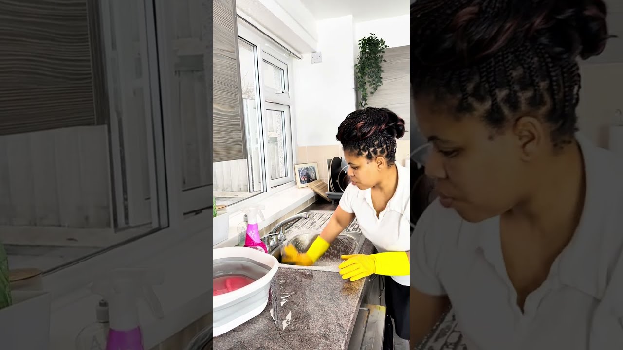 Deep cleaning the kitchen  #cleaning #clean #cleanwithme 