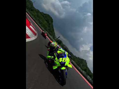 Video ? Valentino Rossi torna in pista a Mandalika, che emozione rivederlo con la sua R1 in azione