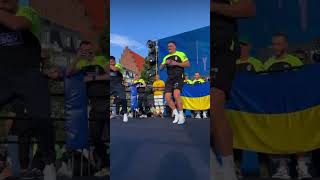 Usyk public workout in Poland ends up as juggling practice and then a race! Dubois looks on!!