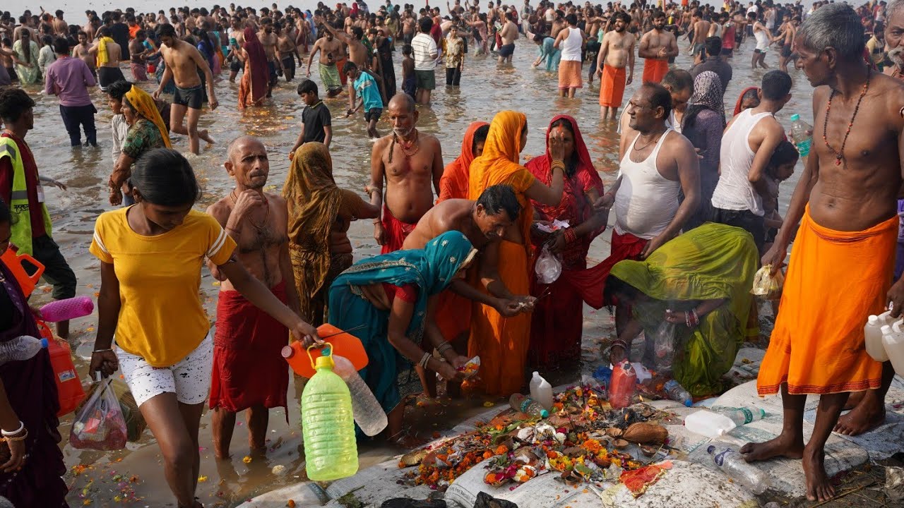 Indians have no half measures | WalkingTour to the Maha Kumbh Mela 2025 | Prayagraj India