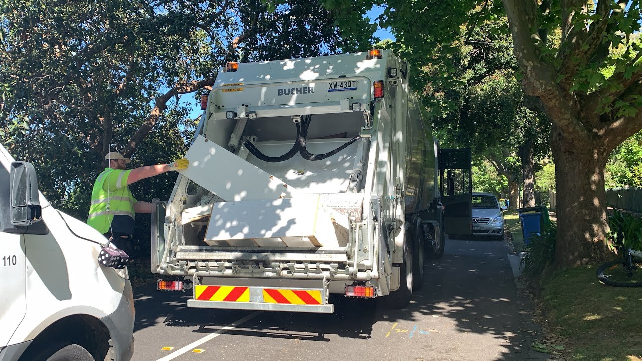 Boroondara Bulk Waste Clean Up - Loud Crunching