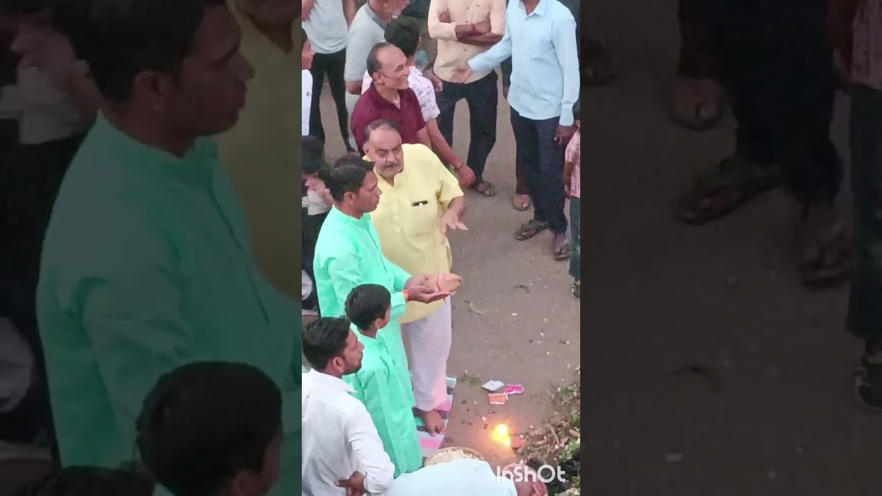 પેટલાદ ના ભવાનીપુરા ગામે હોળી પ્રગટવવા માં આવી 