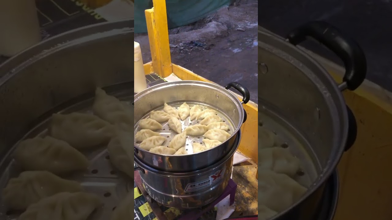 Steam Momos 🤤