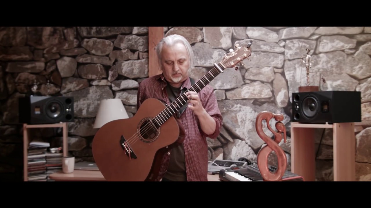 Andrés Godoy  -  (And I love her - The Beatles) Fingerstyle-Tatap.