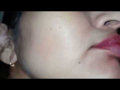 Hot Indian couple lip kissing vedio