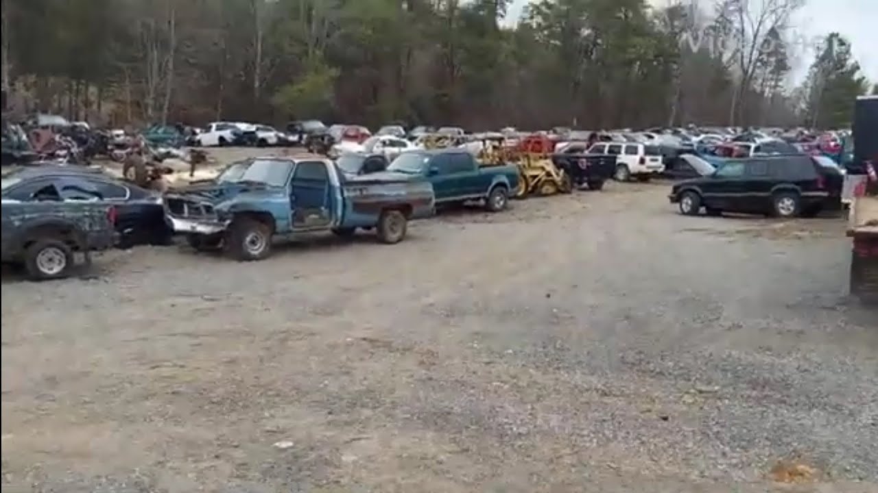 Another Junkyard Adventure looking for Chevy and GMC Square Body truck