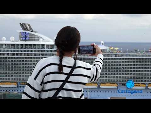 La llegada de un buque de lujo marca el inicio de la temporada alta de cruceros