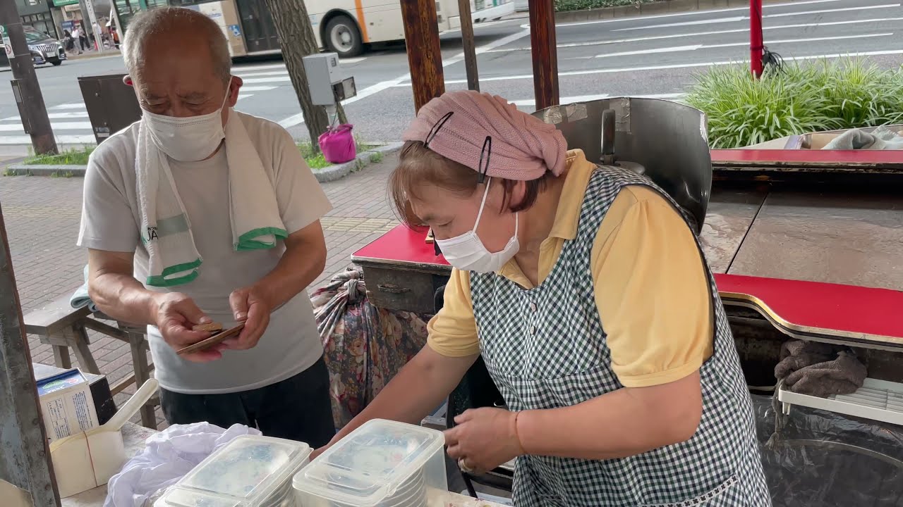 【Old Style_Yatai 屋台】79 years old husband and wife running food stall together since 1950.