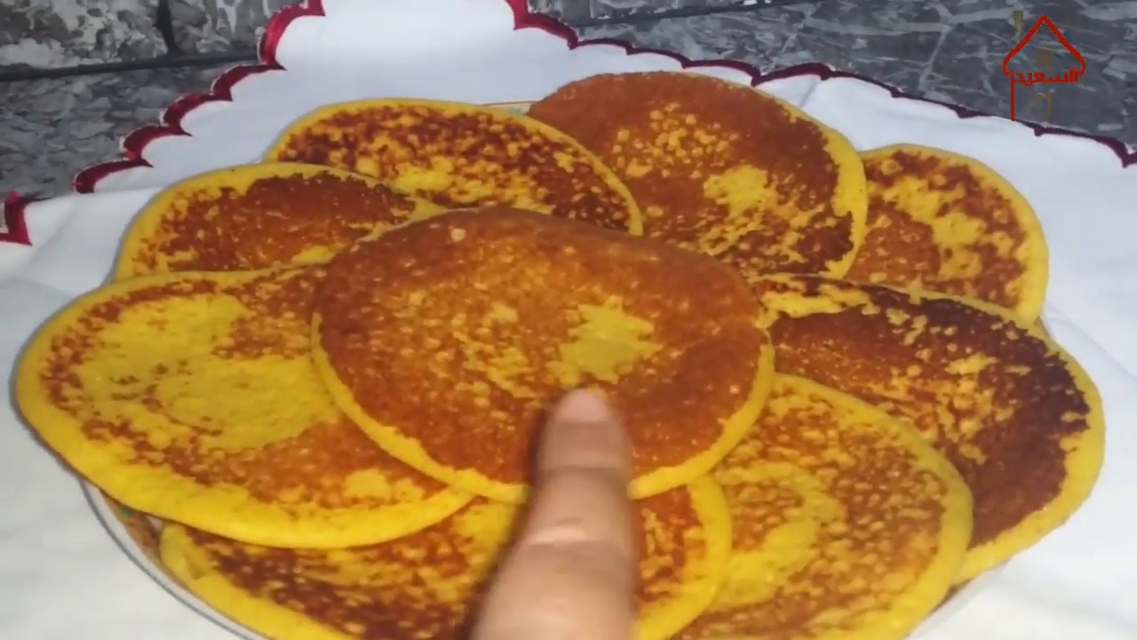 فطائر دقيق الذرة ــ عندك كاس دقيق ذرة اعملي اشهى الفطائر في 5 دقائق Pancakes à la farine de maïs