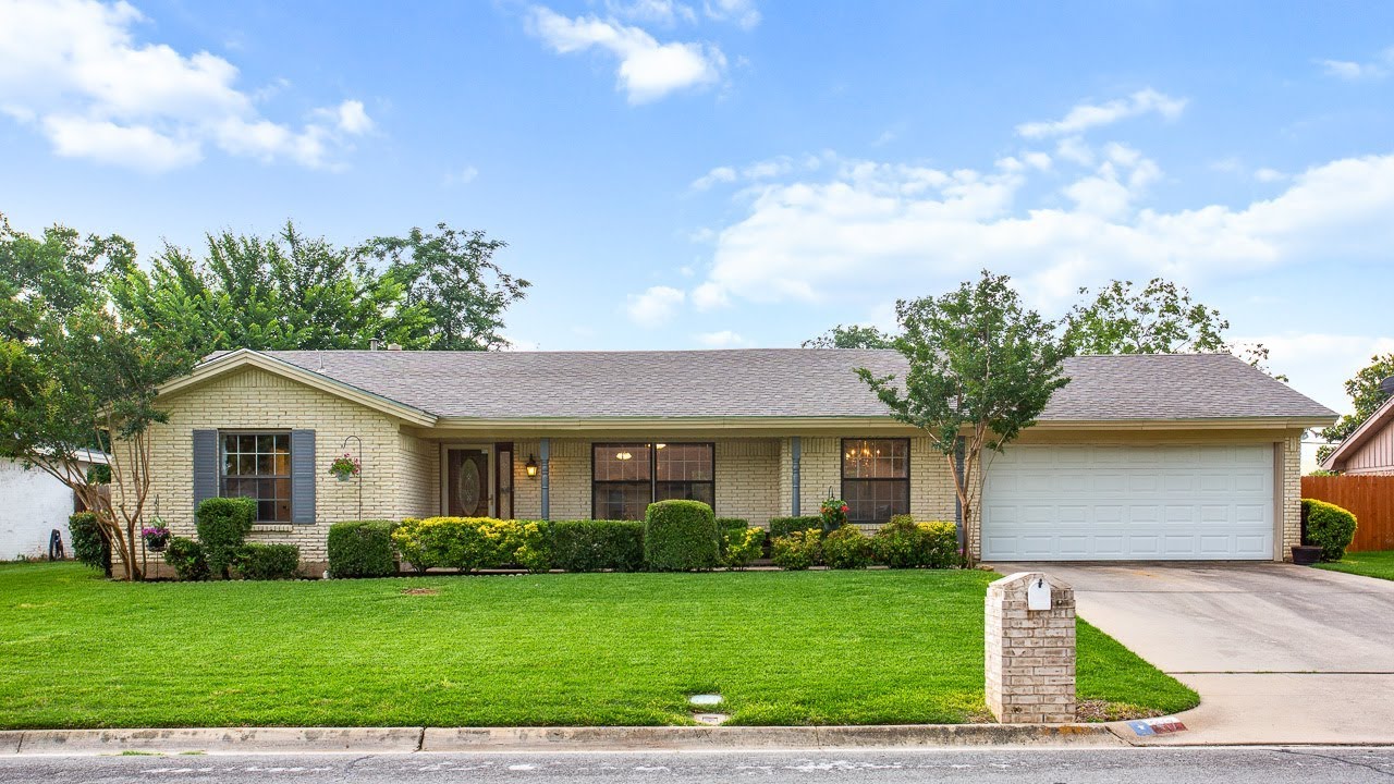 417 W Pleasantview Drive Hurst Homes for Sale TX 76054