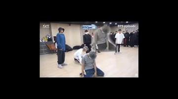 Other members burst 😁into laughter after seeing Namjoon