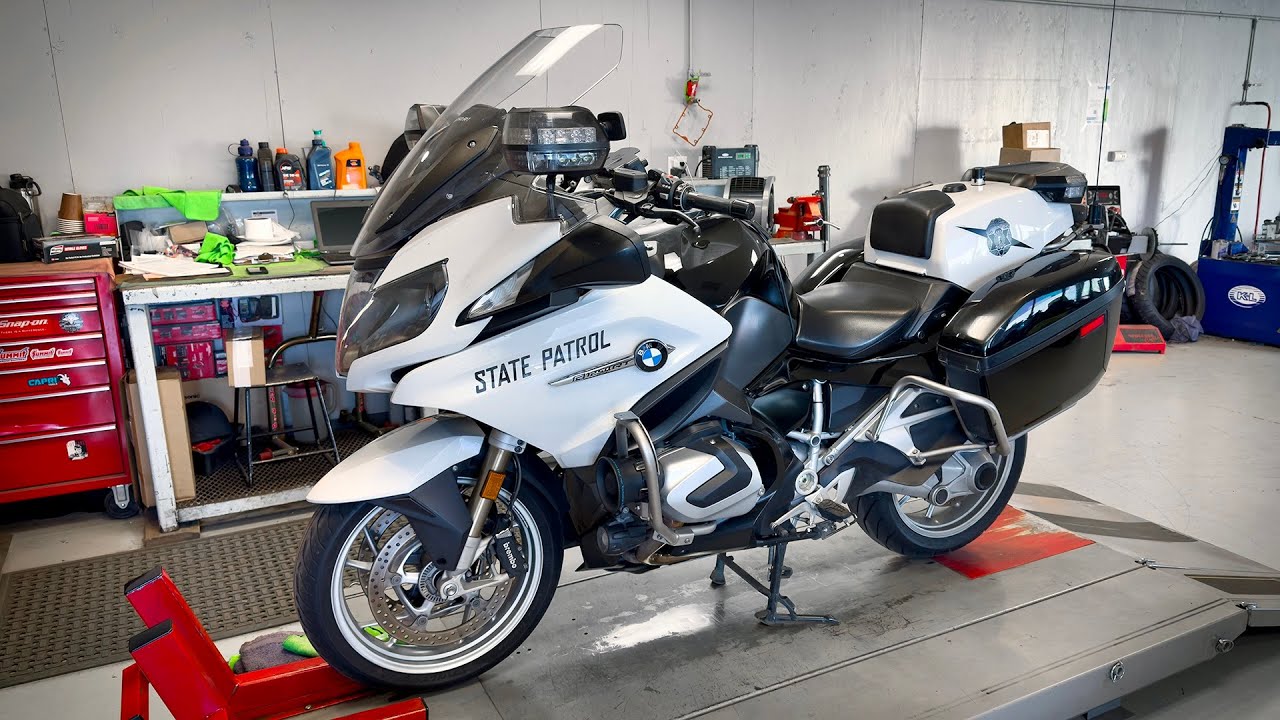 Starter & Battery R&R..!! • 2019 BMW R1250RT-P! | TheSmoaks Vlog_3438 ...