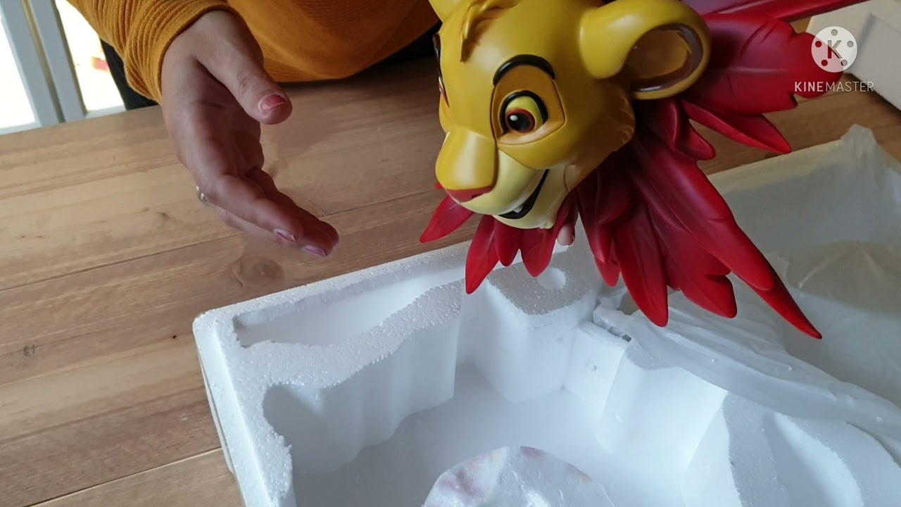 Disney THE LION KING "SIMBA" by BEAST KINGDOM master craft.