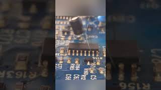 no tweezer ? use a wire like this disolder ICs #howto #buzzer #electronics #satisfying
