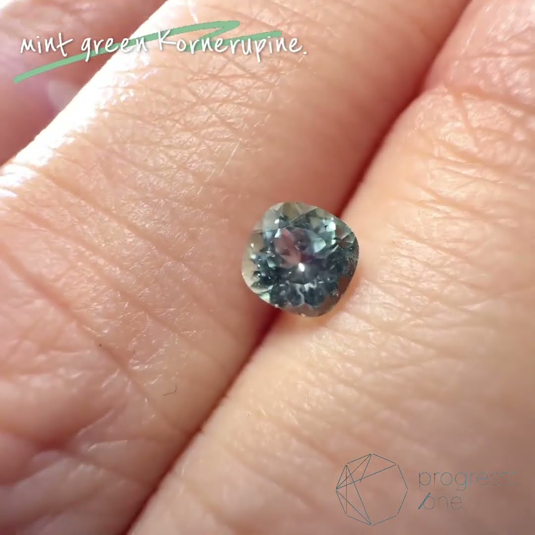 ミントグリーンコーネルピン0.44ct - YouTube