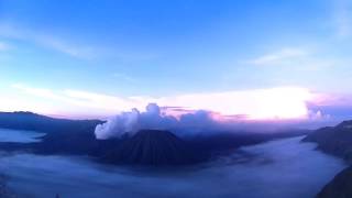 [Time-lapse] Breathtaking Sunrise View in Bromo