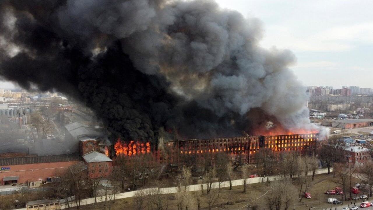 SARAPUL ELECTRIC GENERATOR PLANT ON FIRE: ATTACK DRONES STRIKE RUSSIAN FACILITY IN UDMURTIA || 2025