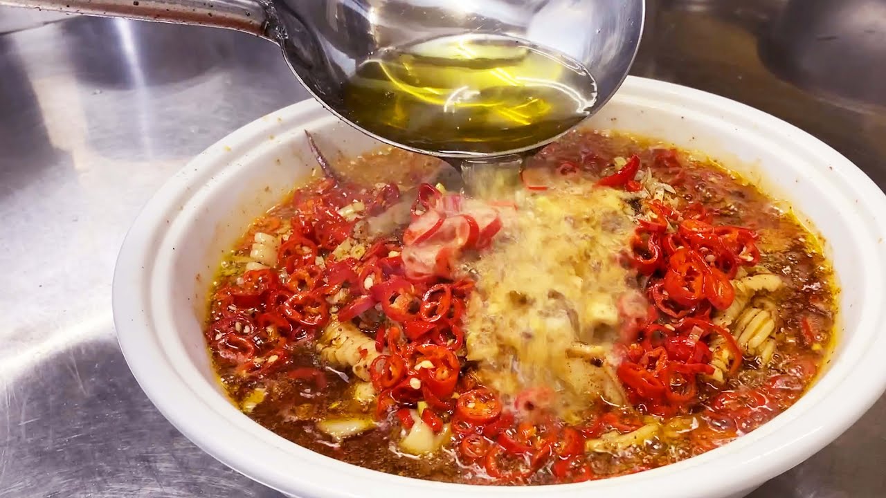 激辛真イカの四川唐辛子煮込　SICHUAN BOILED SQUID 『水煮鱿魚 – SHUIZHU YOUYUI』