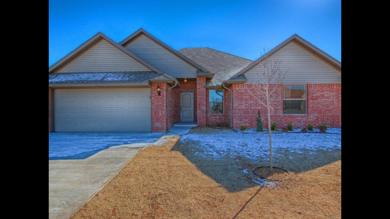 11204 NW 104th St., Yukon, OK 73099 * Meadows at Surrey Hills * Living