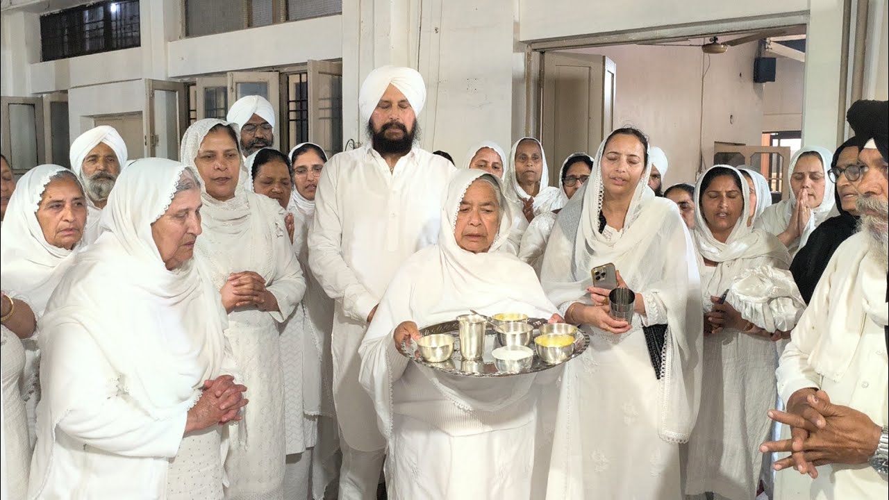 11  ਫੱਗਣ ਲੰਗਰ ਨੂੰ ਭੋਗ ਸਤਿਕਾਰਯੋਗ ਭੈਣ ਗੁਰਦਰਸ਼ਨ ਕੌਰ ਜੀ ਭੈਣ ਦਵਿੰਦਰ ਕੌਰ ਜੀ ਵੀਰ ਅਵਤਾਰ ਸਿੰਘ ਜੀ ਹਰਿ ਭਗਤ ਦਵਾਰ 