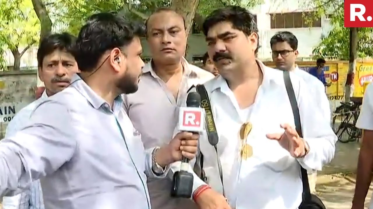 Photojournalist Attacked At Aligarh Muslim University | 