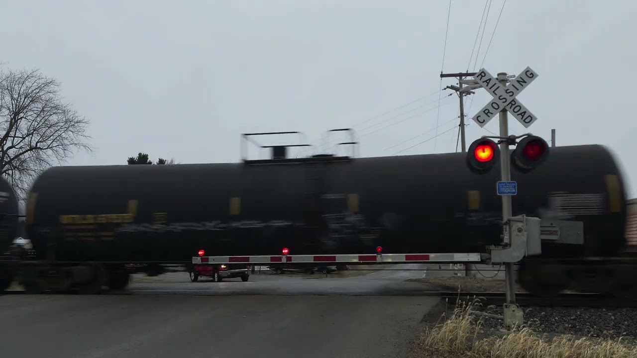 NS 4325 Leads Manifest East | Rd. 7 Railroad Crossing #2, Leipsic, OH