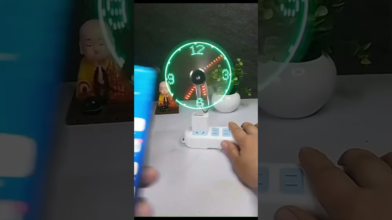 Holographic Display LED USB Fan Clock with Real Time