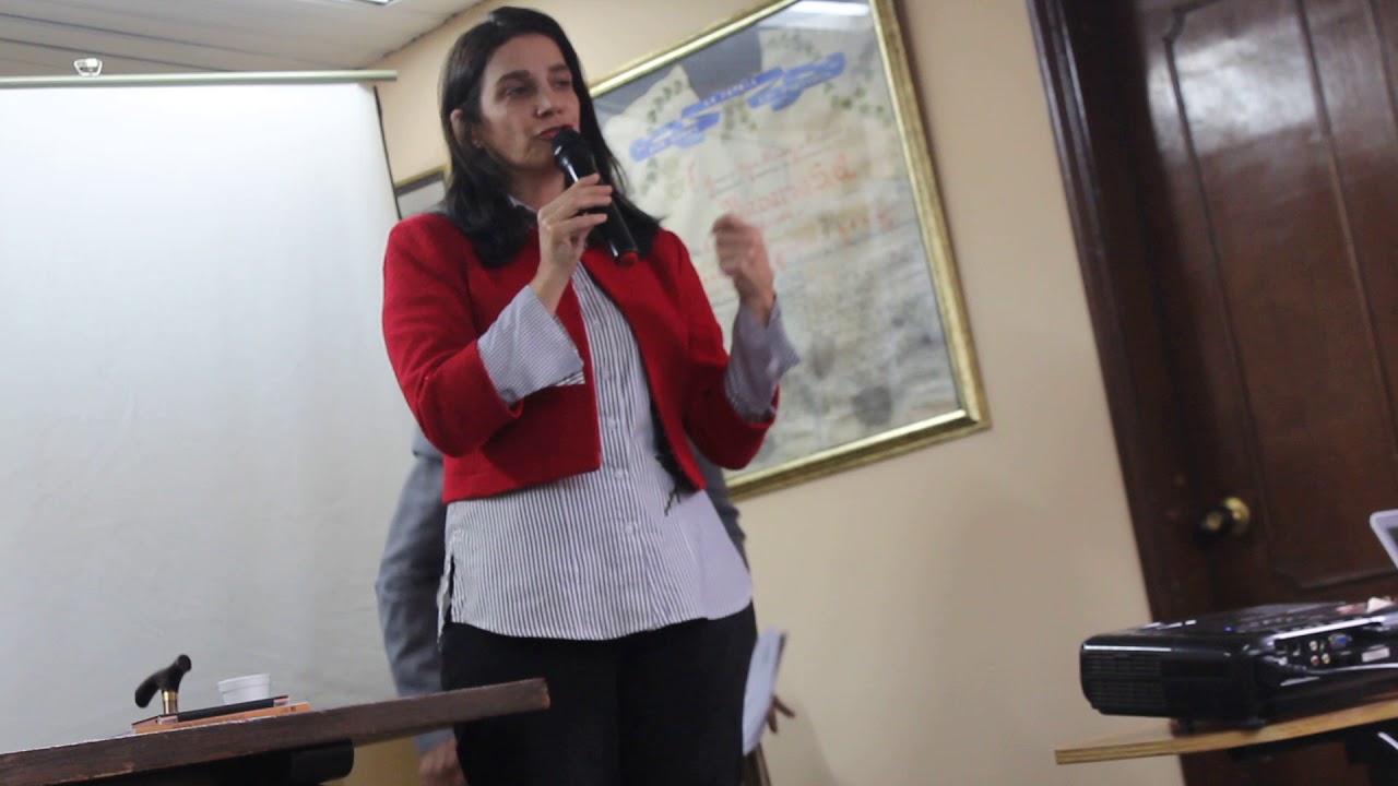 Dra María Elisa Uribe