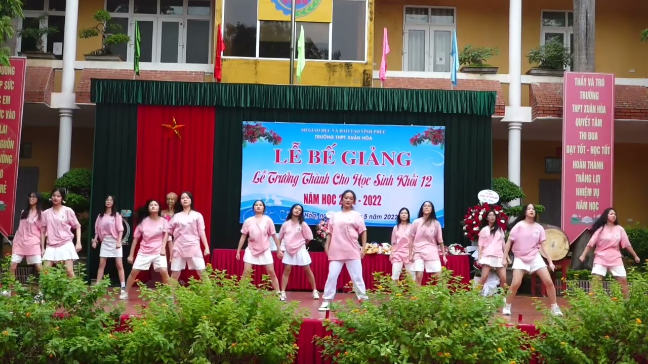 12A4 khóa 2019 - 2022 trường THPT Xuân Hòa