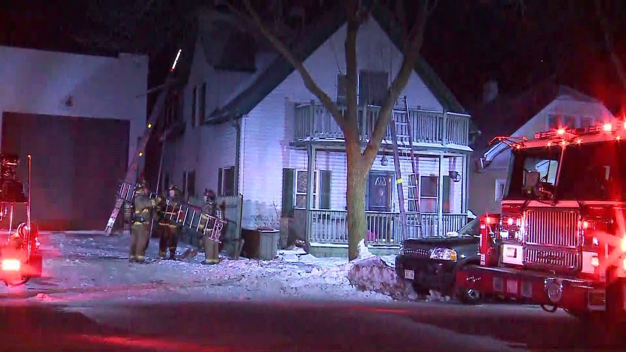 8 People, 2 Dogs Displaced in West Allis House Fire - YouTube