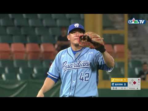 09/09 兄弟 vs 富邦 九局上，詹子賢擊出三壘滾地球，蔣智賢策動一次雙殺守備