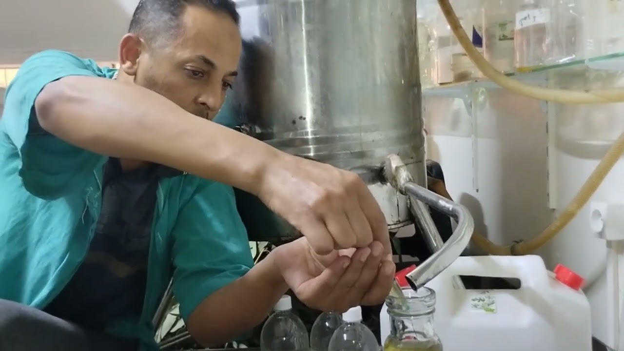 زيت لبان الذكر الاساسي،وماؤه المقطر .2كيلو غرام كم تعطينا من الزيت الاساسي.تتمة .الجزء الثاني