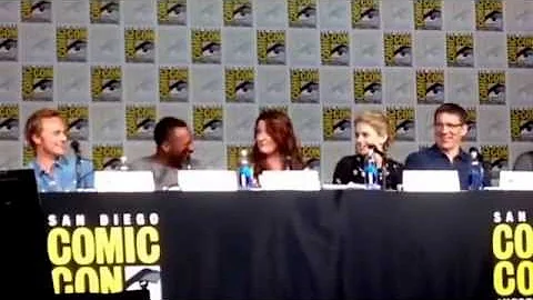 Dave Anders, Malcolm Goodwin Impersonate Rose McIver iZombie SDCC Comic-Con 2015