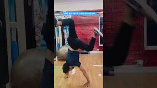 #handstandworkout #trending #viral #explore #shortvideo #fitness #gym #workout #balance #athlete