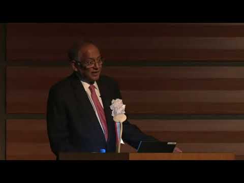 Mr. Venu Srinivasan presenting his contribution to TQM, at the Deming Prize Award Ceremony