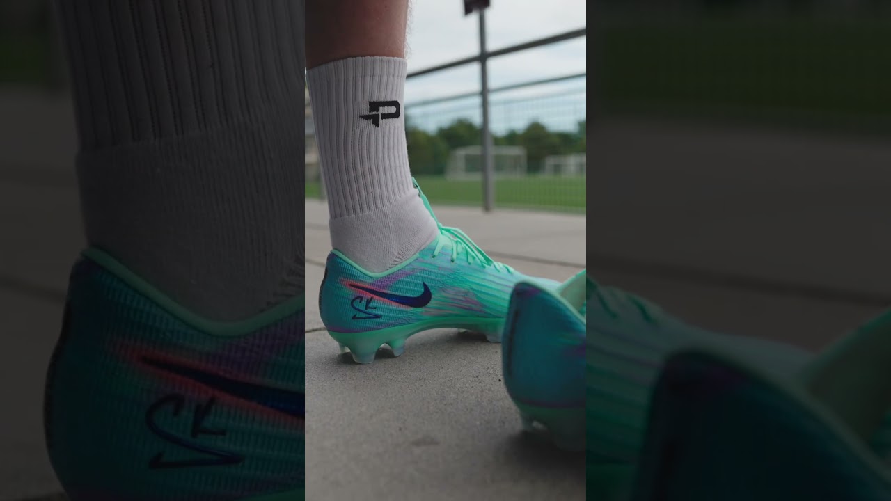 SAM KERR x SUPERFLY 🇦🇺⚡️ #samkerr #footballboots #shorts