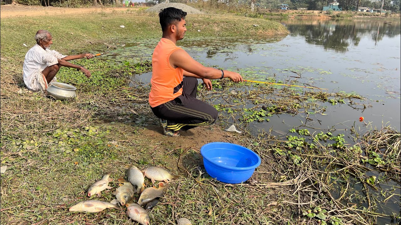 Fishing Video || Grandfather was very happy to come fishing with the skilled boy from the village