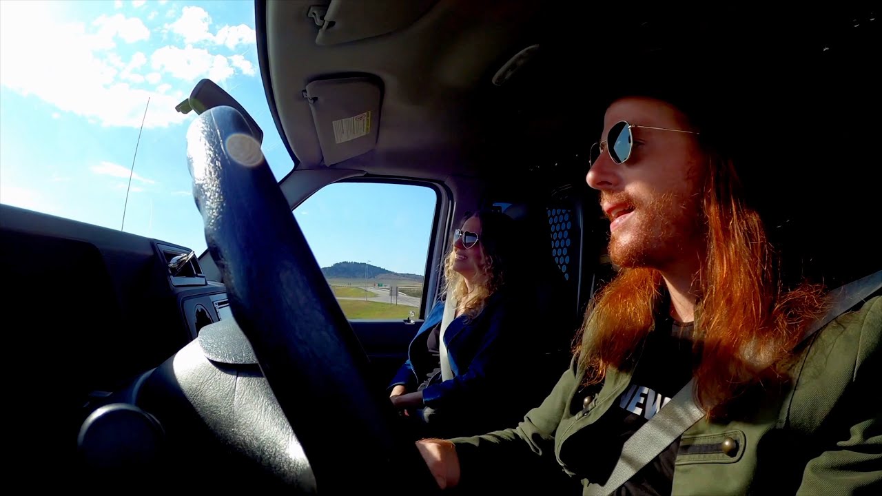 The Newbees - Speechless (Official Music Video)