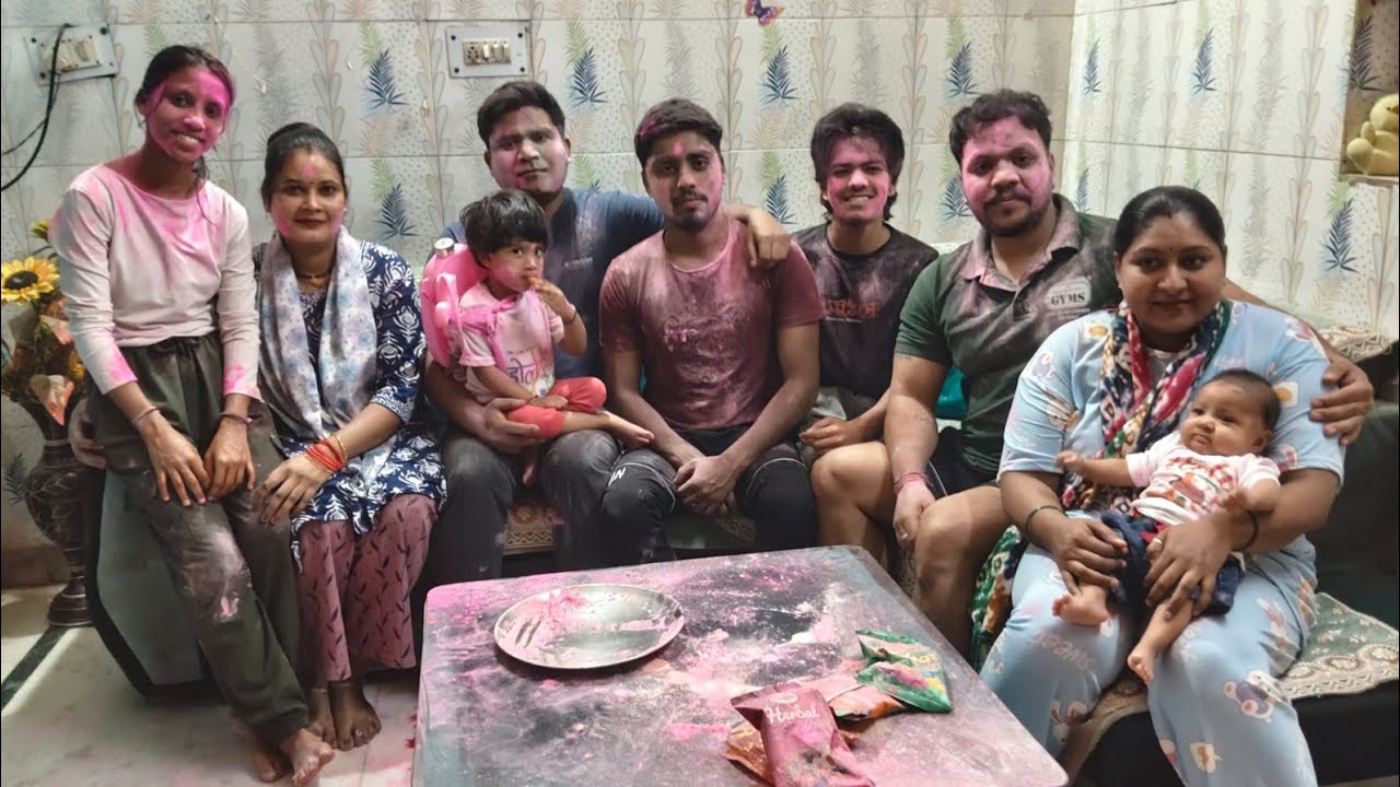 Hum sabne bnayi holi bahut mza aaaya😀😀😀